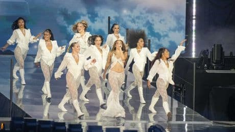 Lola Índigo en el concierto de su vida: La bruja, la niña, el dragón y la madre que la parió