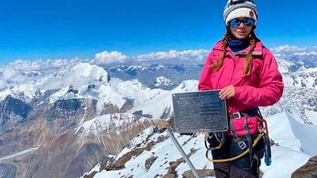 Climber stuck 23,000ft up Victory Peak refused to leave husband who died on climb