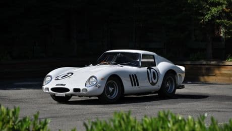 Ferrari 250 GTO : le seul exemplaire blanc jamais produit par la marque italienne mis en vente