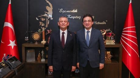 'Özgür Özel neden hedefte' diye sordu ve tek tek anlattı... CHP'li Yunus Emre'den 'kurultay' çıkışı: 'Atatürk'ün partisine çökemeyeceksiniz!'