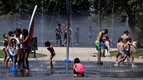 «Une vie en “terra incognita”» : pour les jeunes générations, le poids sans précédent du réchauffement climatique
