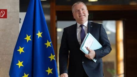 Freiheitsrechte in der EU: Pride-Demo: EU-Kommissar lobt ungarische Zivilgesellschaft