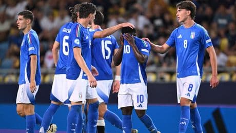 Im Deutschland-Spiel - Italien-Stürmer bricht auf dem Platz in Tränen aus
