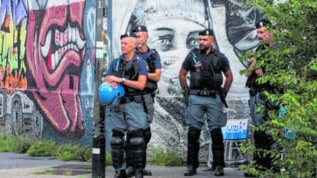 Corteo Pro Leonka: i centri sociali puntano sul Duomo ma la Questura frena