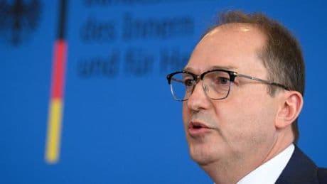 Dobrindt verbietet „Königreich Deutschland“ – „Reichsbürger-König“ Fitzek festgenommen