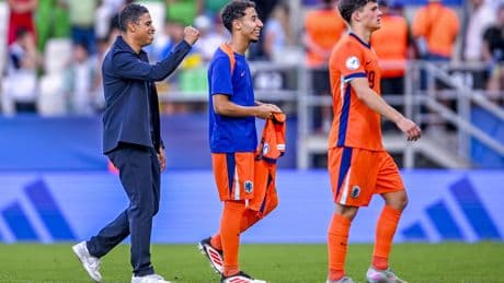 Michael Reiziger haalt na bakken kritiek opgelucht adem met Jong Oranje