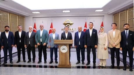 Bakanı Yumaklı Adıyaman’da sektör temsilcileriyle buluştu! Tarımda Türkiye Yüzyılı vurgusu