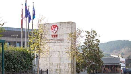 TFF yabancı kuralını değiştirdi! Yaş sınırı...