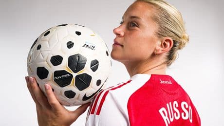 Alessia Russo signs new long-term Arsenal deal