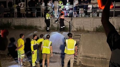 Caos en el AVE en el arranque de vacaciones de verano: suspenden la circulación Madrid- Sevilla por dos trenes que bloquean las vías