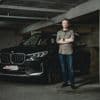 “De auto staat onder hoogspanning”: elektrische BMW van Bart is al maanden stuk, “maar niemand mag eraan werken”