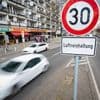 Tempolimit für saubere Luft - auch E-Autos sind betroffen