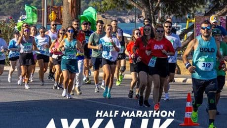 3. Uluslararası Ayvalık Kurtuluş Yarı Maratonu heyecanı başlıyor