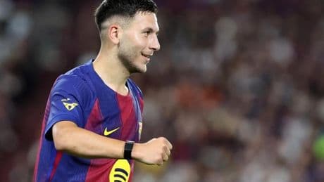 Roony Bardghji llama a la puerta
