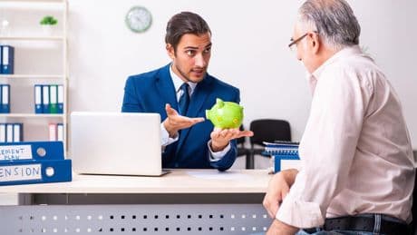 «Je ne vois pas pourquoi je paierais pour ça» : ces Français qui ne font plus confiance à leur conseiller bancaire