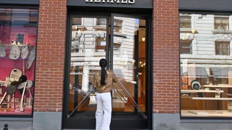 Hermès devient la première capitalisation boursière du CAC 40, devant LVMH