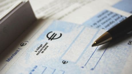 Amendes, impôts... Le Trésor public va-t-il bientôt refuser les paiements par chèque ?