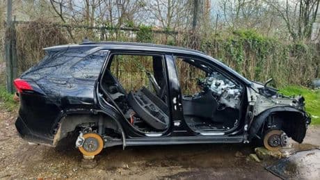 Paraurti, radio e fari: i pezzi più rubati in Italia dai «cannibali» delle auto