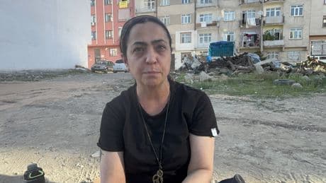 16 başvurusunun tümüne takipsizlik verildi: Şiddet gören Meral Zordağ karakol önünde oturma eylemine başladı