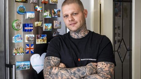 Tom (35) reist expres naar landen met ’rood reisadvies’: ’Negen van de tien keer valt het reuze mee’