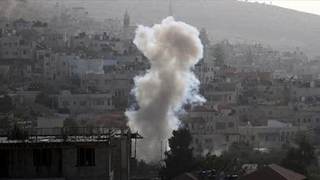 İsrail 12 savaş uçağıyla Suriye'yi vurduğunu duyurdu