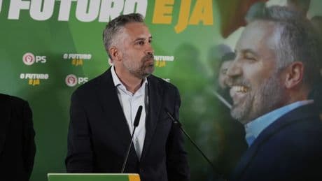 Dimite el líder socialista luso y el ultraderechista Chega da por terminado el bipartidismo