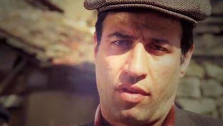 Çarıklı Milyoner filmi oyuncularının isimleri! Çarıklı Milyoner konusu nedir, ne zaman ve nerede çekildi? Kaç yılında çekilmiştir?