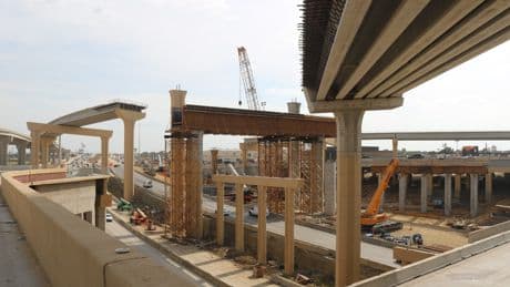 Las constructoras cotizadas refuerzan su apuesta por EE UU y limitan el efecto Trump