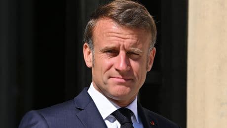 Macron yaklaşık 3 yıl sonra ilk kez Putin ile telefonda görüştü