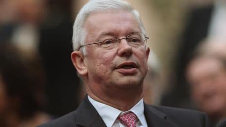 Ehemaliger Ministerpräsident von Hessen: Roland Koch warnt CDU vor Zusammenarbeit mit der AfD