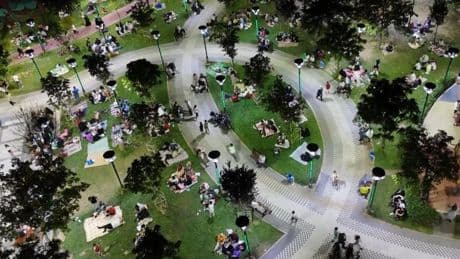 İstabul'da vatandaşlar parklara akın etti