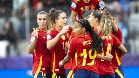 La Roja engancha allá donde va y Aitana está de vuelta
