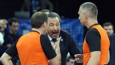 Anadolu Efes Başantrenörü Luca Banchi: 'Seriyi beşinci maça taşımak istiyoruz'