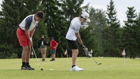Larrabea acoge a más de un centenar de jugadores en el Campeonato de España de golf