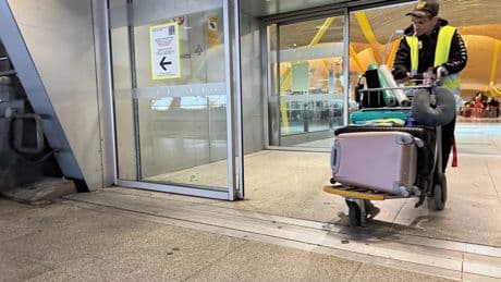 Barajas activa mañana los controles nocturnos para evitar la entrada de personas sin hogar