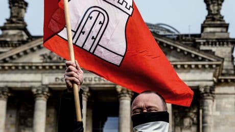 Berlín prohíbe 'Reino de Alemania', el grupo extremista que busca crear un "contraestado"