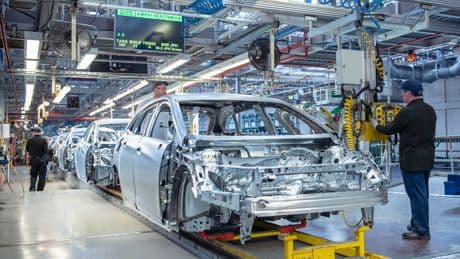 Großer Autozulieferer will 14.000 Stellen abbauen: Mitarbeiter gehen auf die Straßen