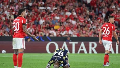 Fenerbahçe Benfica karşısında 10 kişi kaldı! Anderson Talisca...