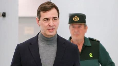 La juez insiste en no quitar el pasaporte al hermano de Pedro Sánchez: "Si tuviera previsto fugarse, lo habría hecho ya"