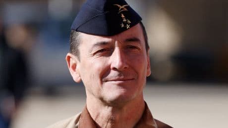 Ex-pilote de Mirage, envoyé en Afghanistan... Qui est le nouveau chef d'état-major des armées Fabien Mandon?