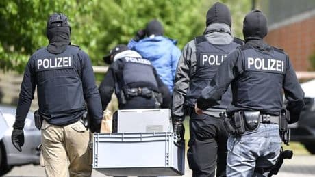 Weekend di fuoco a Berlino: la guerra tra gang di immigrati imperversa in città