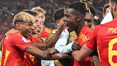 España barre a Francia antes de dejarse ir y buscará ante Portugal su tercer título consecutivo
