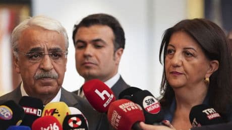 DEM Parti heyeti İmralı'ya gitti