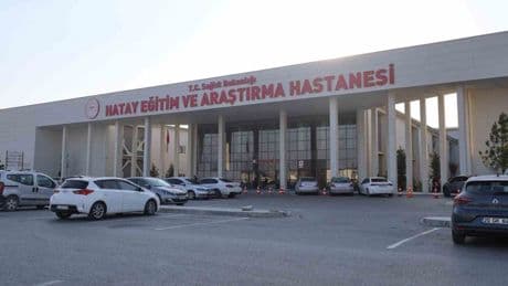 Hatay'da dehşet gecesi! Ailesini darpetti, sokakta terör estirdi