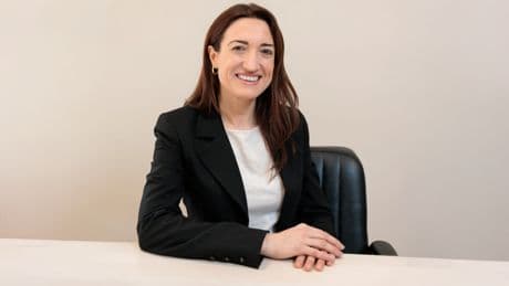 Judit March, psicóloga experta en parejas: “Suele pensarse que quien es dejado sufre más, pero no siempre es así. Las personas que deciden terminar la relación se enfrentan al difícil sentimiento de culpa”