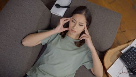 Studie bestätigt - Tinder, Bumble & Co: Liebe macht jetzt Burnout!