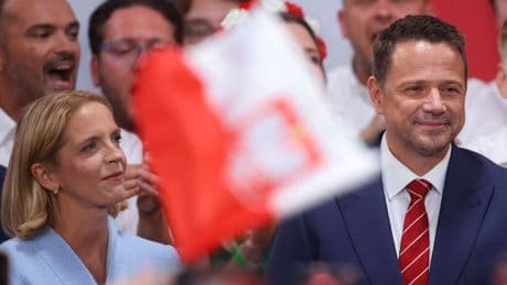 Testa a testa in Polonia: Trzaskowski avanti di un soffio ma anche Nawrocki rivendica la vittoria