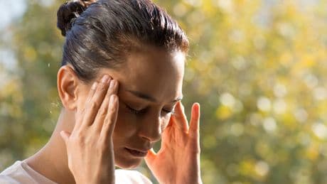 Wetterfühligkeit bekämpfen: Symptome und wie man sie behandelt