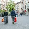 Verbraucher weiter verunsichert: Deutsche wollen mehr sparen