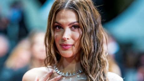 « Je fais l'objet d'une campagne de haine » : Iris Mittenaere accuse Aqababe